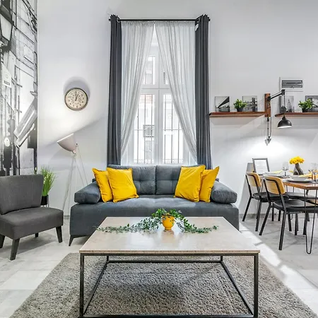 Urban Loft Haven -chic Loft With Ac, Smart Tv